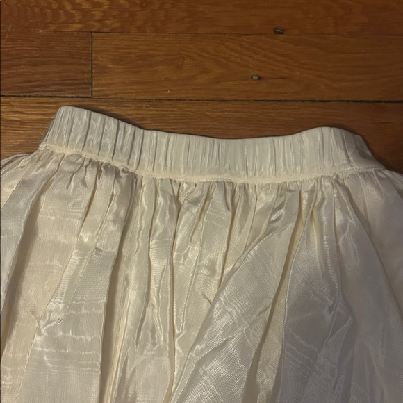 NWT Nikki chasin puff skirt ivory moire small - Picture 9 of 11
